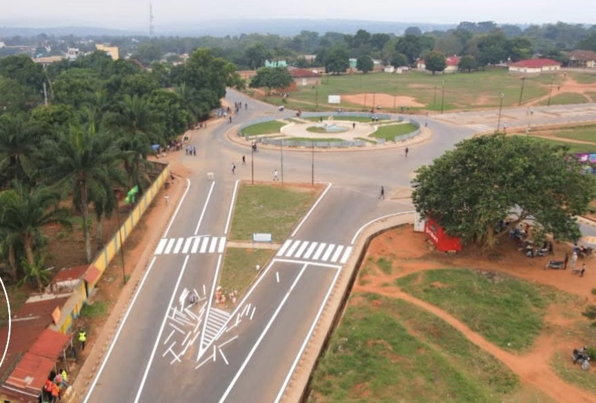 Mbujimayi : Poursuite du marquage au sol sur l’avenue Cathédrale dans le cadre du projet Tshilejelu